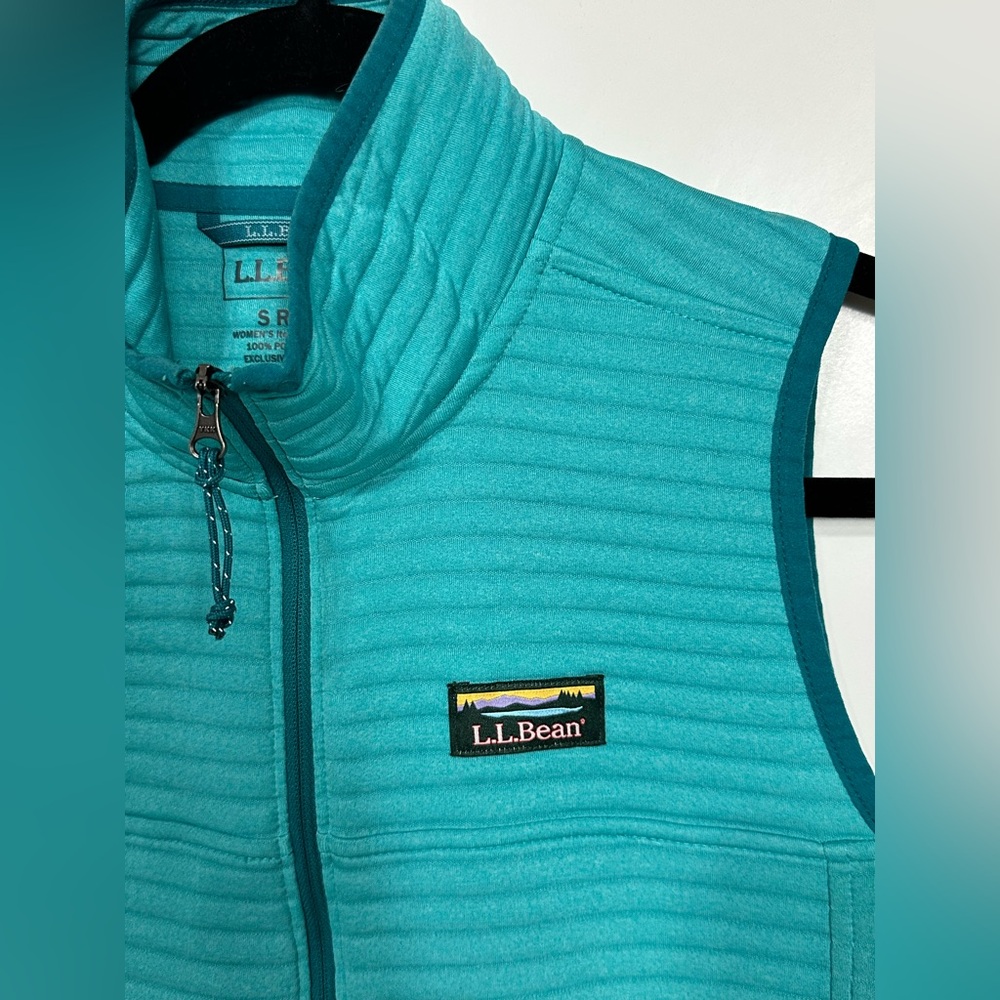 Women's L.L.Bean Airlight Vest in Green polyester with a full zip closure small - Picture 7 of 9